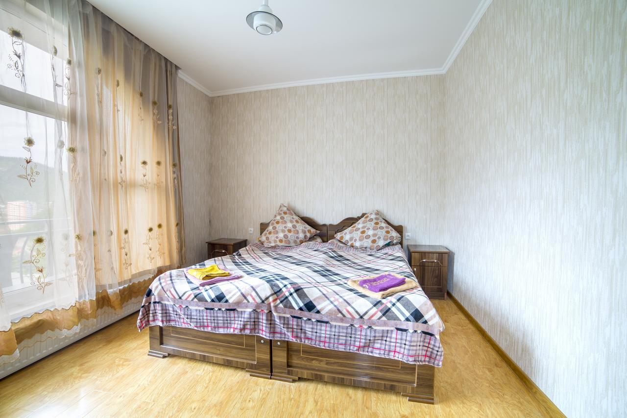 Anastasia Guesthouse Borjomi Bagian luar foto